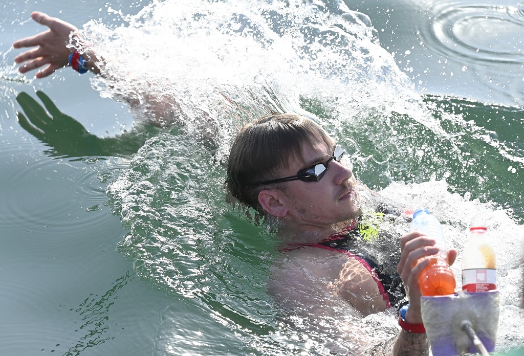 Úszás: maradt a trónon Rasovszky Kristóf